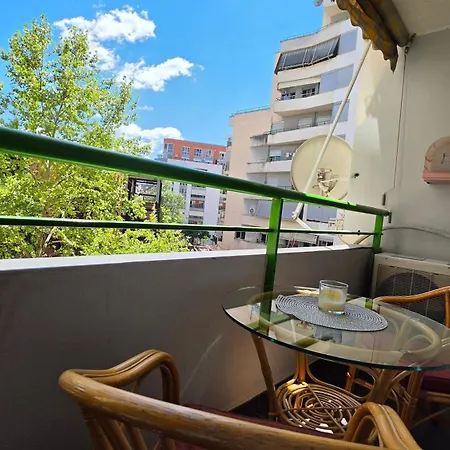 Appartement Sunny With 2 Balconies Near Center